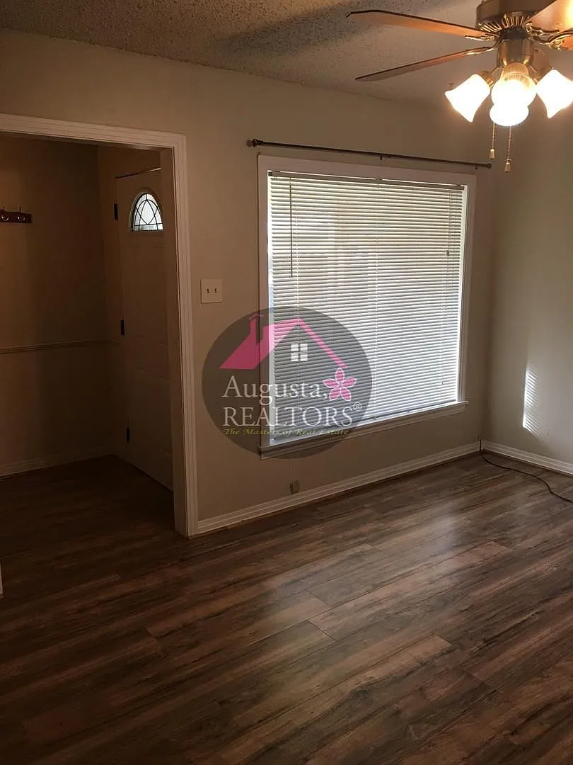 Cozy 3 bedroom home in Merkel! — Photo 4