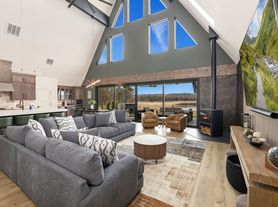 9770 Larkin Ln, Rogers, AR