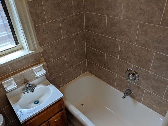 5th image of 569 Empire Blvd APT D3