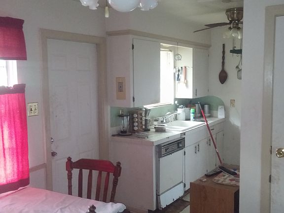 2nd image of 7725 Bigwood St