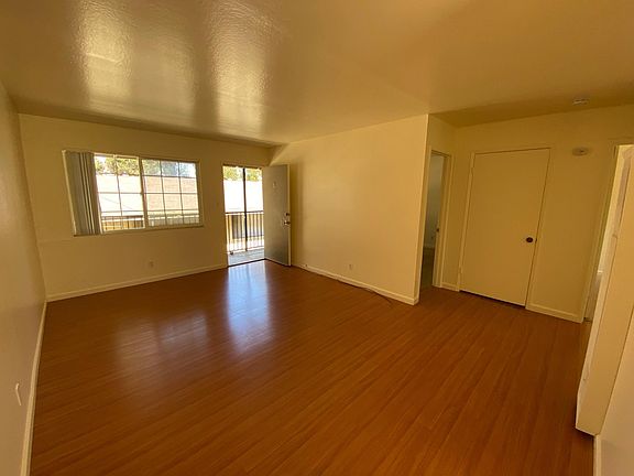 4th image of 5409 Morrow Dr APT E