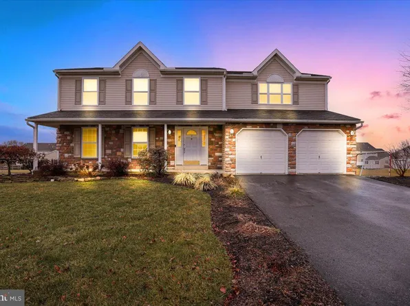 23 Edinboro Ln, Reading, PA 19605