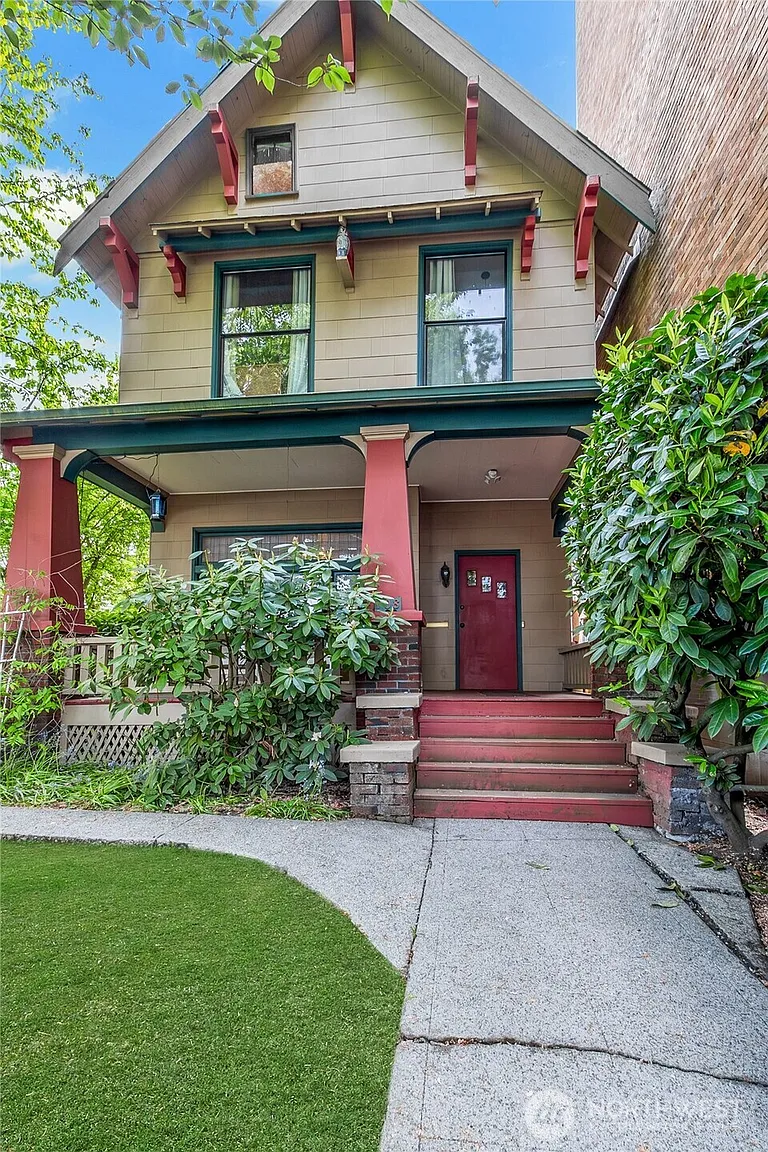 708 Martin Luther King Jr Way photo 1