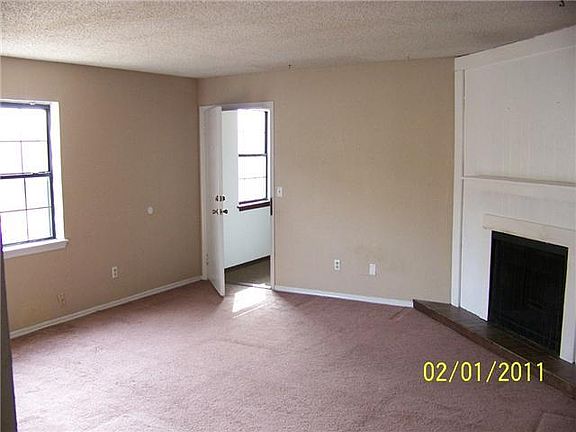 3rd image of 401 12th Ave #204