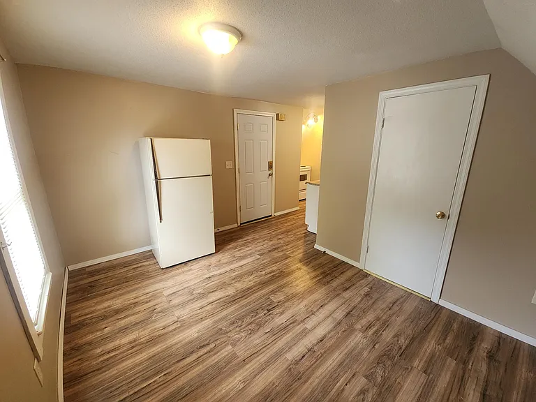 27 Fairview Ave #27B — Photo 1