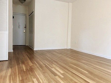3rd image of 15 Sheridan Sq APT 2A