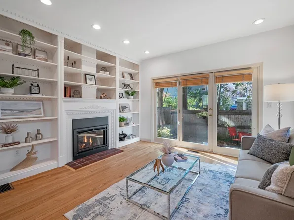 27-29 Kinnaird St Unit 2, Cambridge, MA 02139