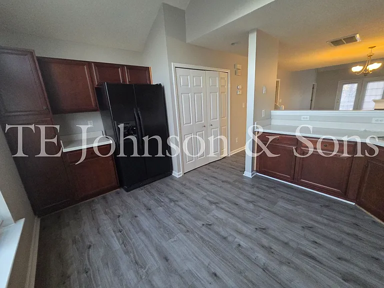 3351 Victoria Park Ln — Photo 6