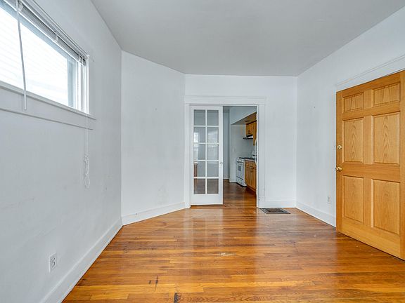 5th image of 6911 Franklin Blvd #1