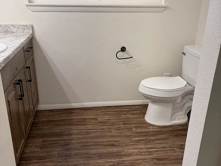 3910 Highland View Dr — Photo 6