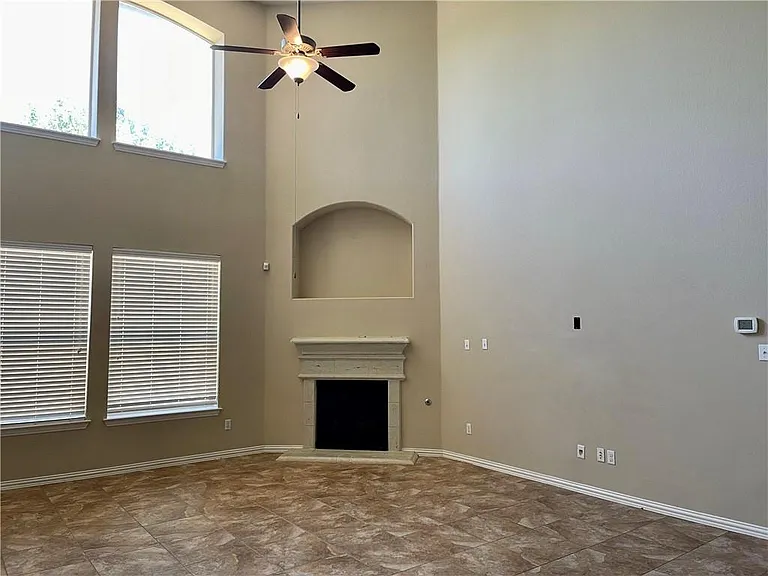 1807 Harvest Bend Ln — Photo 5