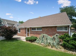 6 Brookville Rd, Edison, NJ 08817