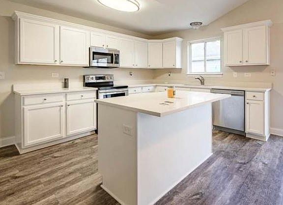 3rd image of 4217 Ashcott Ln