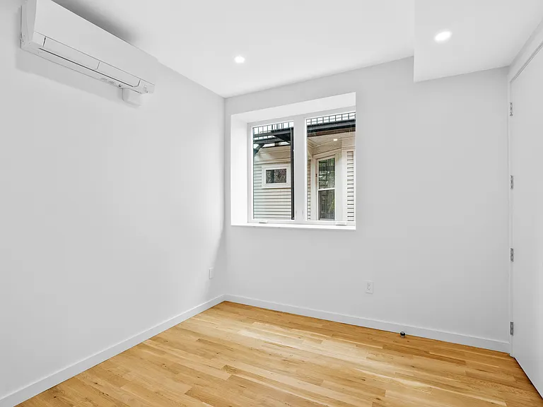 590 Orange St #4 — Photo 19