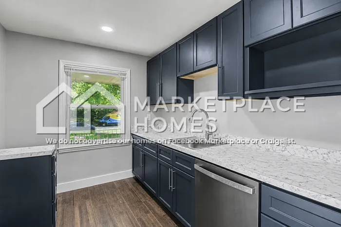 17326 Garfield — Photo 4
