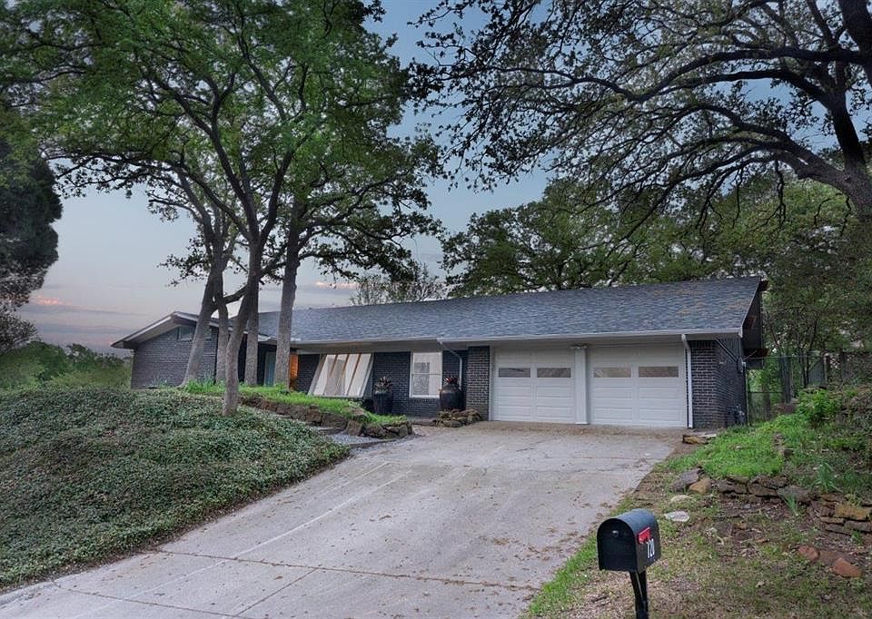 1st image of 720 King Dr