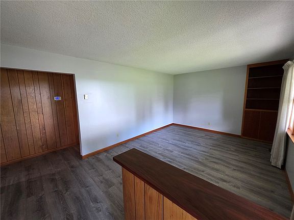 5th image of 728 County Road 1675e