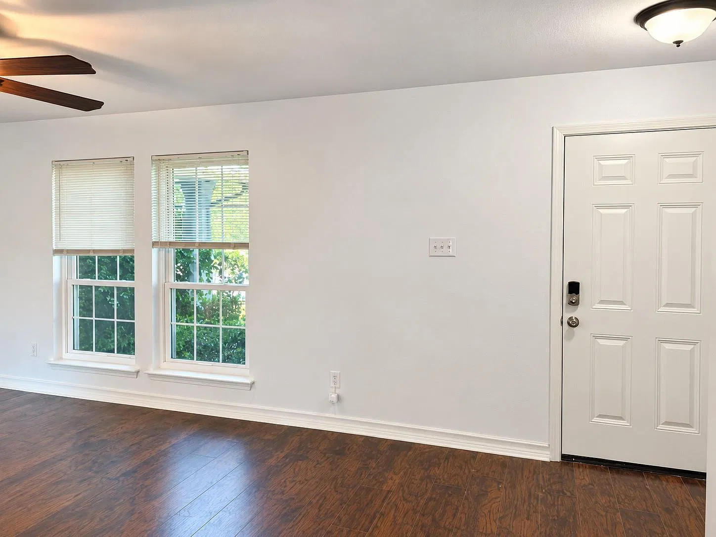 2 bed, 1.5 bath, 1049 sqft, $1,395 — Photo 4