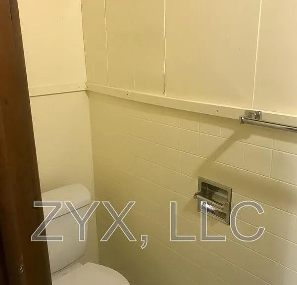 412 N 34th St — Photo 12