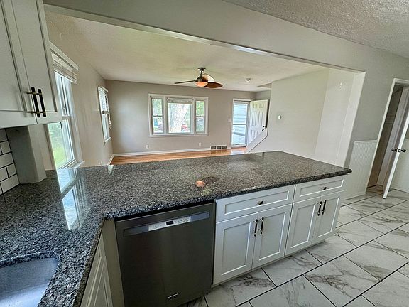 5th image of 2304 Clay St