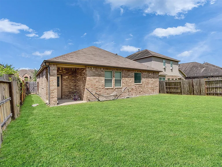10026 Thicket Park Ln — Photo 33