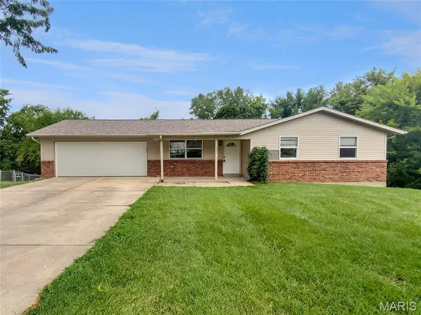 1301 Westchester Dr, Herculaneum, MO 63048