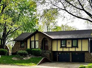 2907 Taylor Dr, Independence, MO 64055