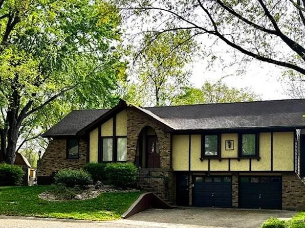 2907 Taylor Dr, Independence, MO 64055