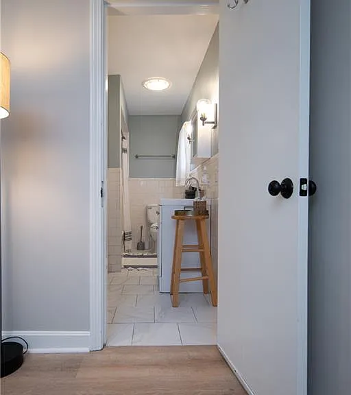 534 Aquidneck Ave #A — Photo 39