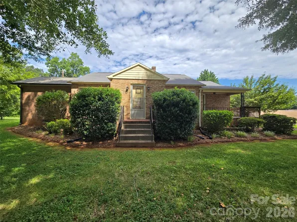 305 Oakland Ave, Morganton, NC 28655