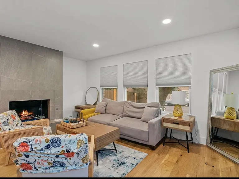 2104 Lamplight Village Cir #B — Photo 2