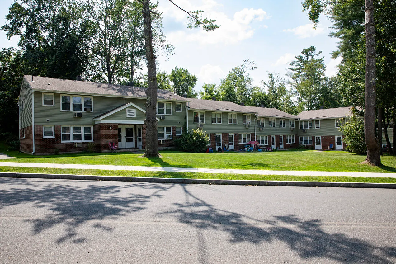 Brattlebrook Village — Photo 3