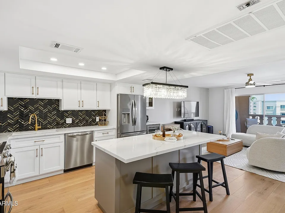 7920 E Camelback Rd #605