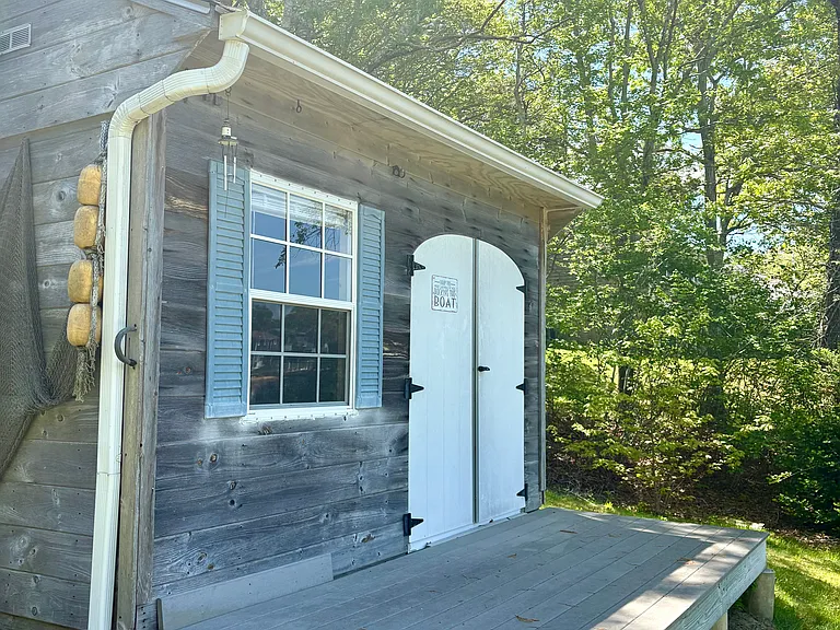 171 Edgewater Dr W — Photo 20