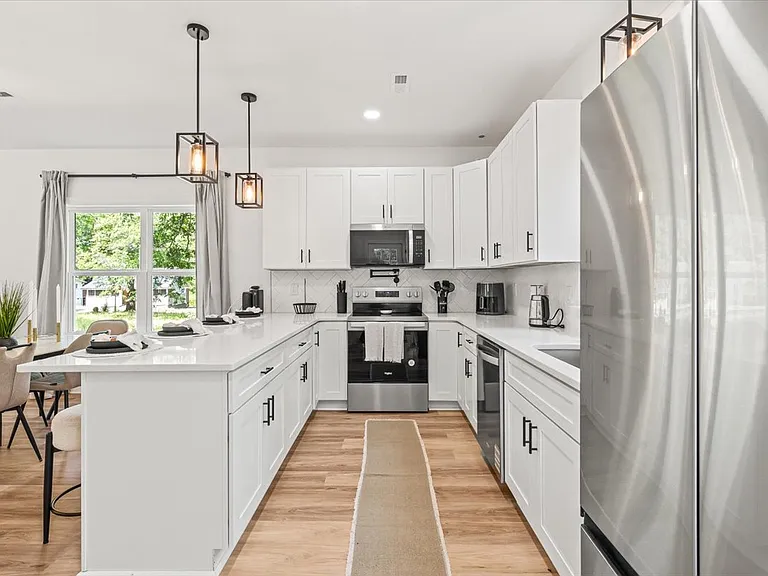 605 Poplar St — Photo 10