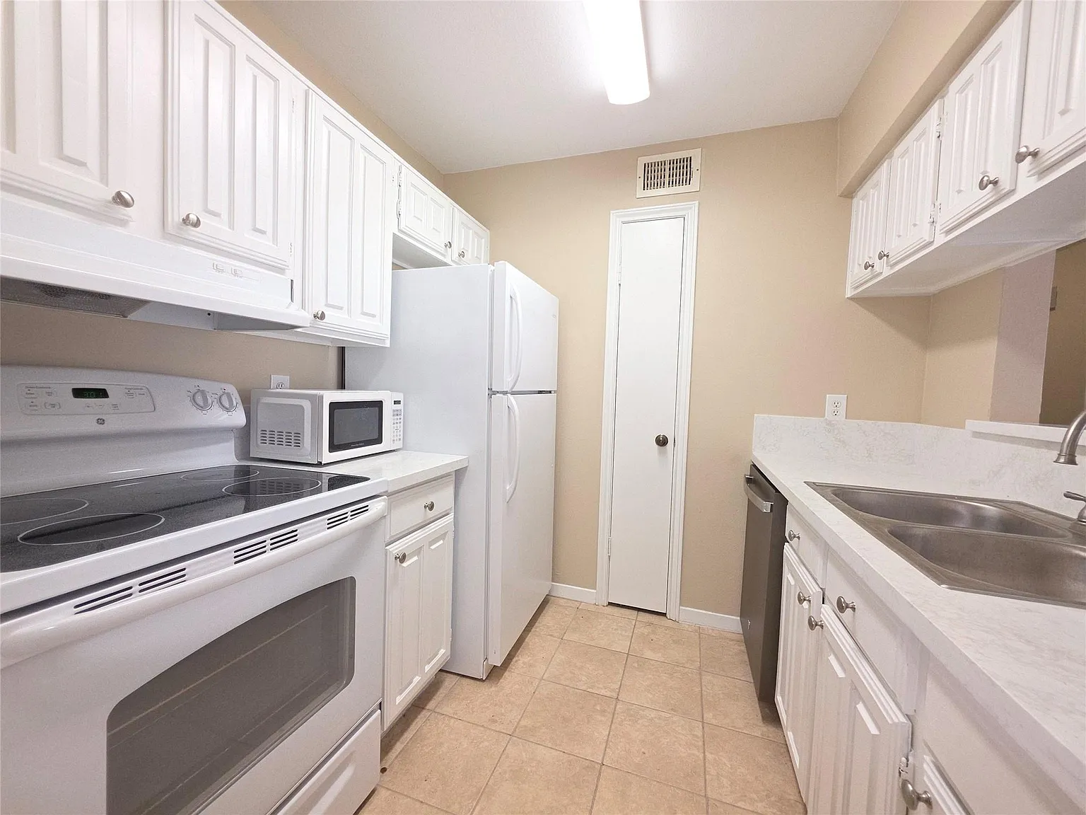 1 bed, 1.0 bath, 691 sqft, $1,175 — Photo 3