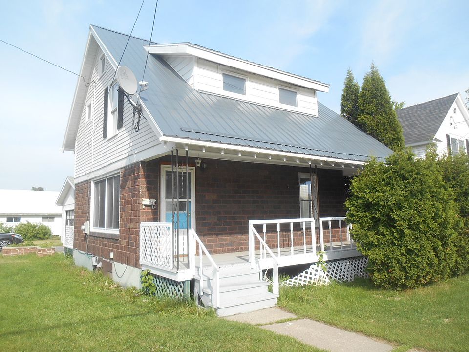 1st image of 133 N Main St