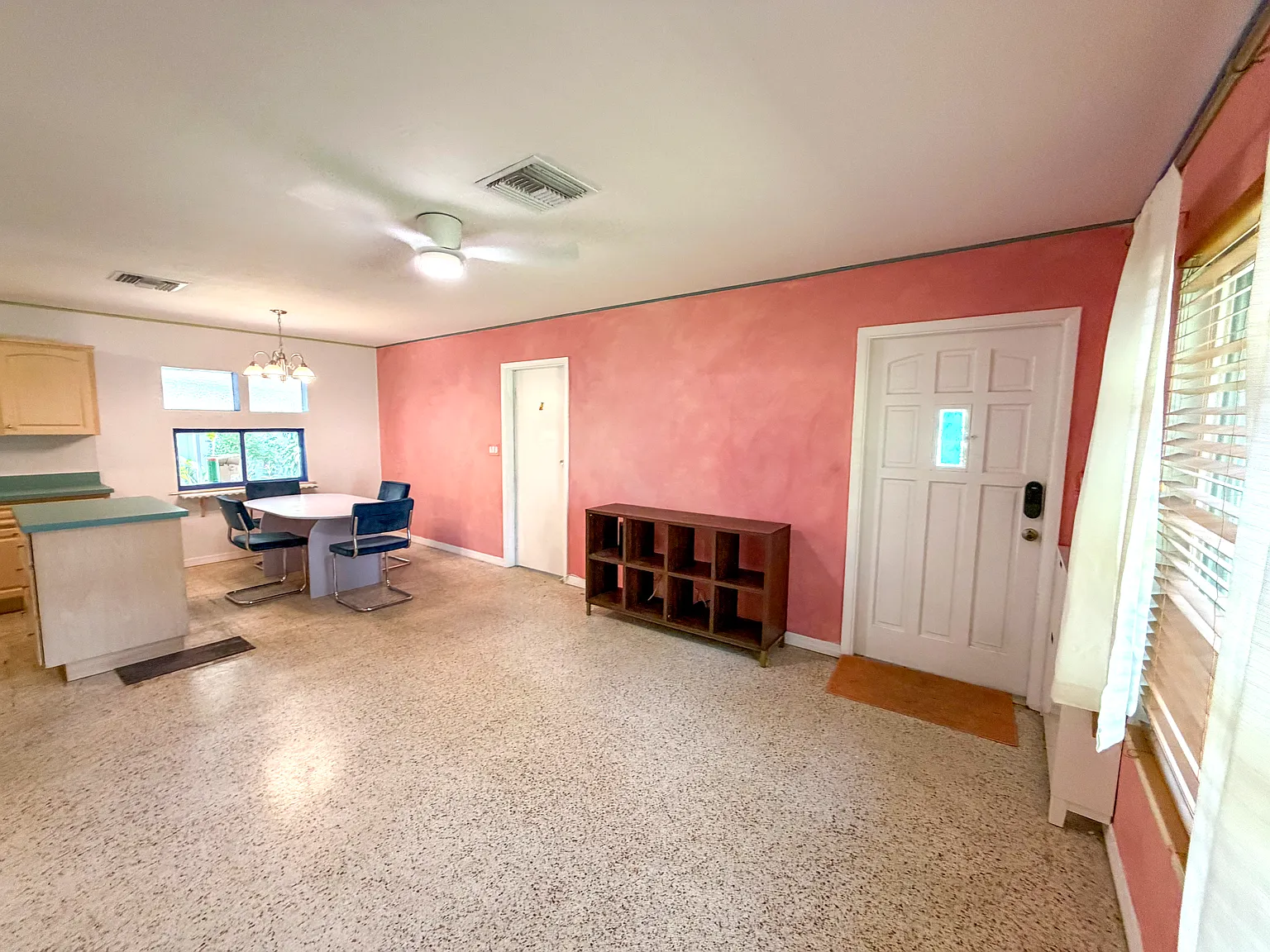 4 bed, 1150 sqft, $2,750 — Photo 3