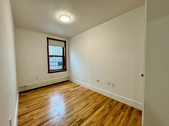 5th image of 479 Atlantic Ave #1A