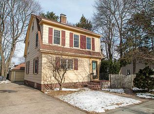 152 8th St, Providence, RI 02906