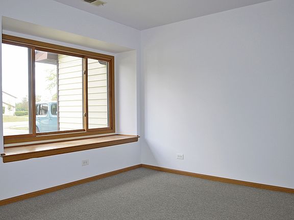 4th image of 34043 N White Oak Ln