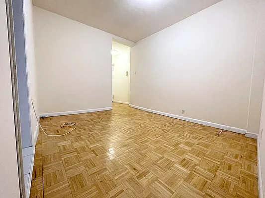 Rented by City Connections Realty | media 8