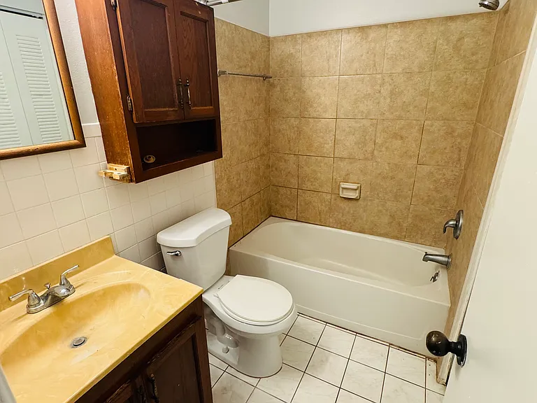 1035 Nevada Dr NE — Photo 4