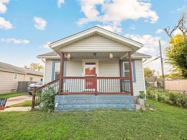 1007 S Dodge Ave, Wichita, KS 67213