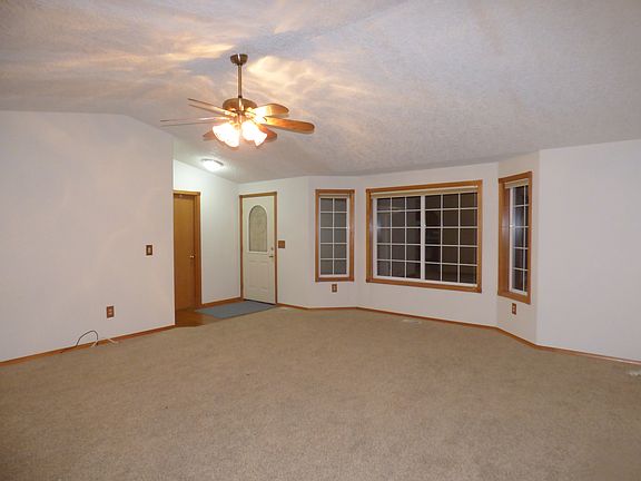 3rd image of 13917 NE 94th St