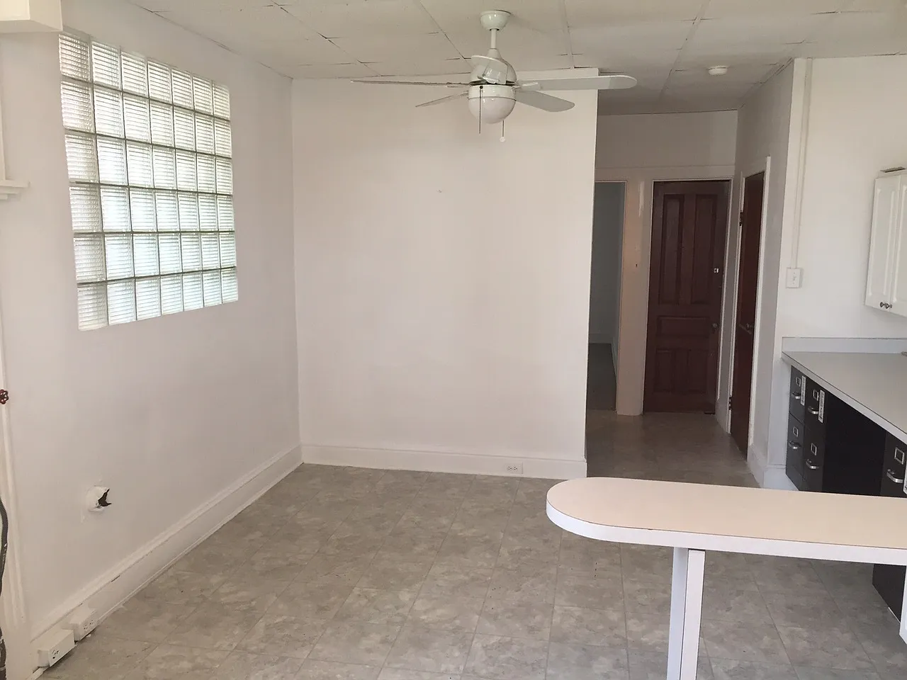 1st Floor Apartment on the Avenues! A/C, Yard-York City — Photo 4