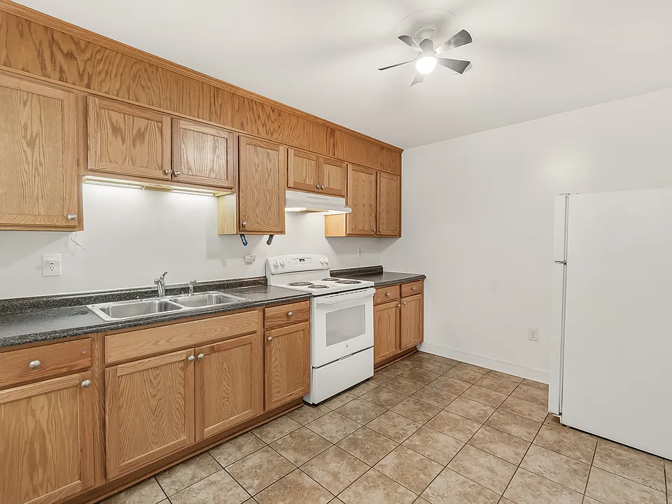 241 E 2nd St #3