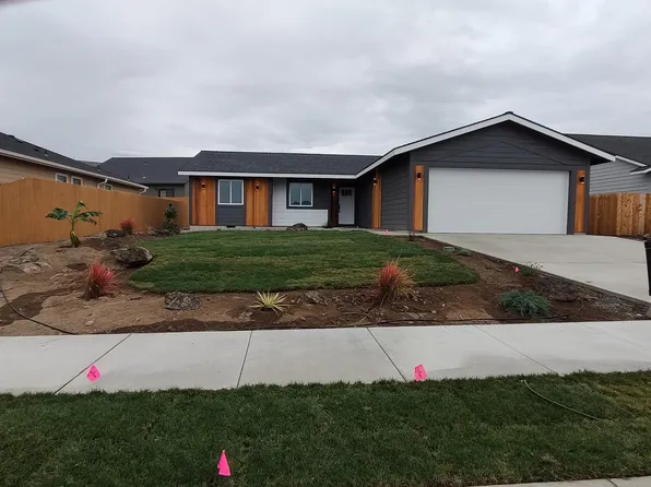 699 NE Begonia St #236, Madras, OR 97741