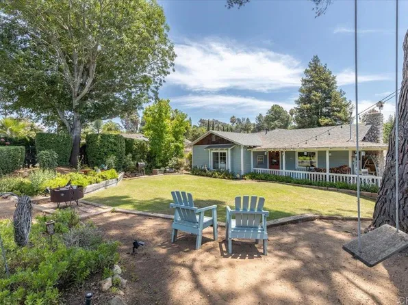 845 Crescent Dr, Vista, CA 92084