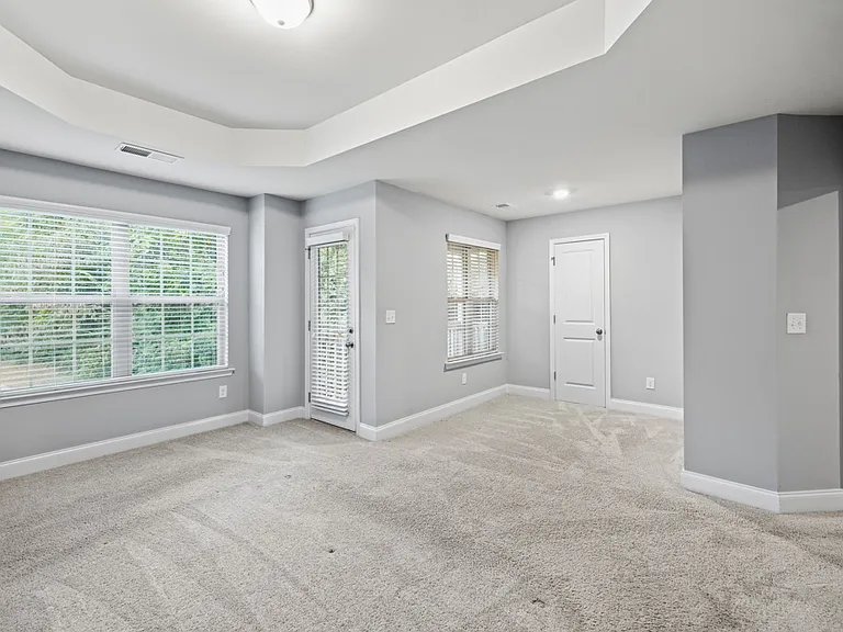 2570 Castellan Dr — Photo 26